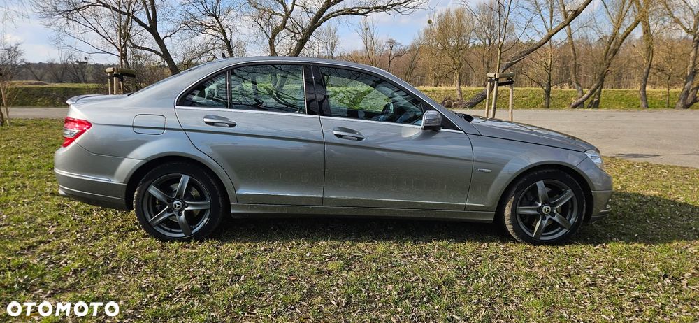 Mercedes-Benz Klasa C 350 CGI 7G-TRONIC BlueEFFICIENCY Avantgarde - 28