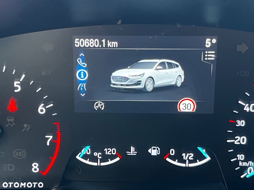 Ford Focus 1.0 EcoBoost Titanium - 8