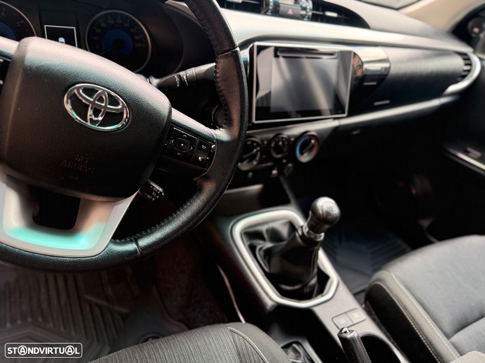 Toyota Hilux 2.4 D-4D 4WD Tracker - 9