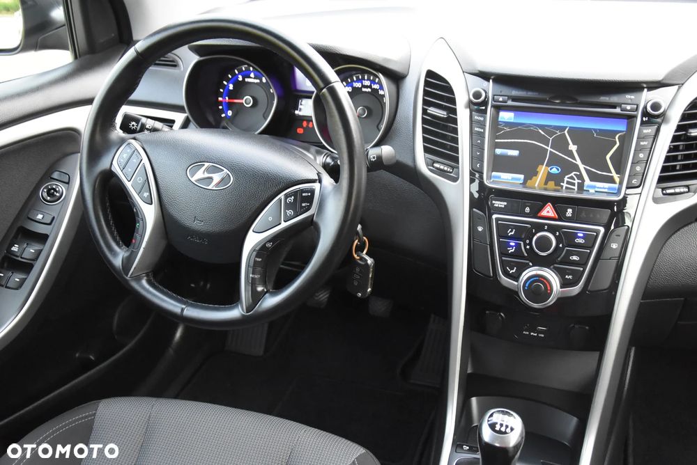 Hyundai i30 blue 1.4 YES Gold - 24