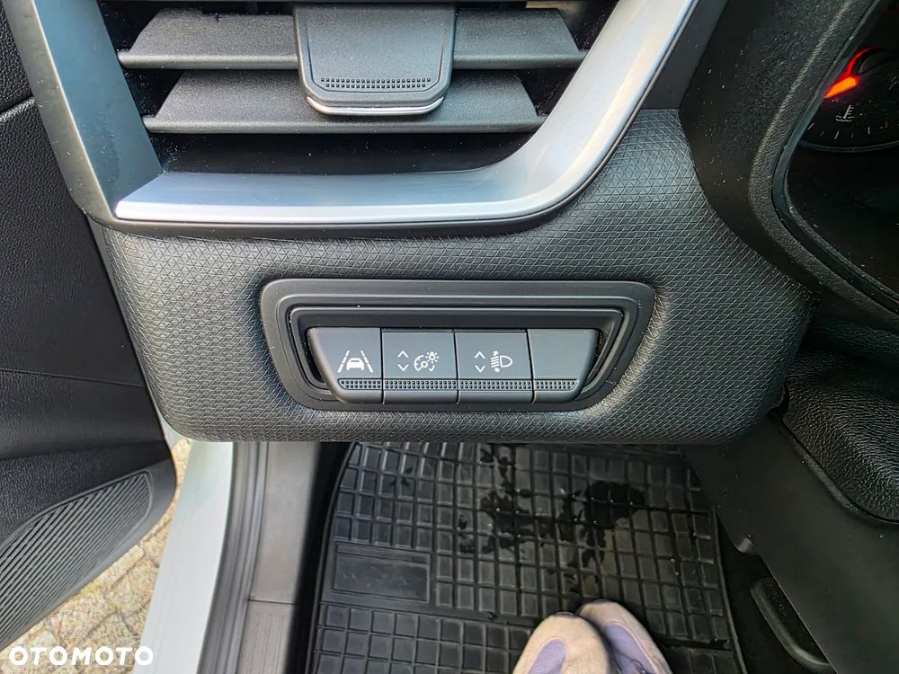 Renault Clio 1.0 TCe Equilibre - 17