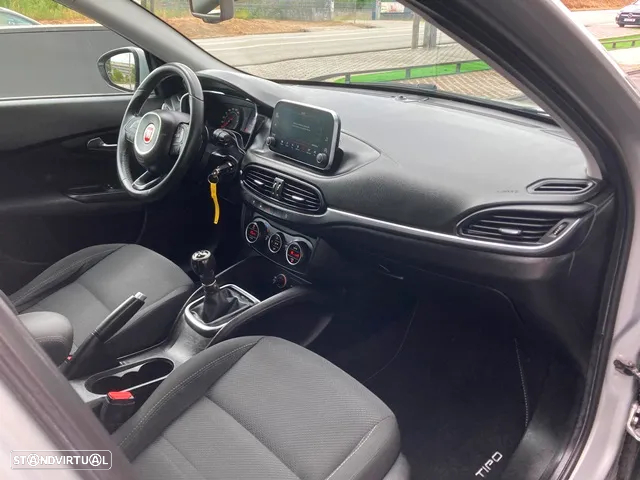 Fiat Tipo Station Wagon 1.3 M-Jet Lounge J17 - 29