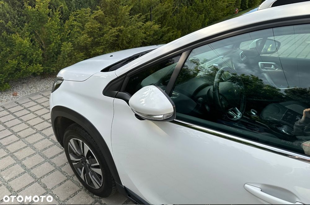 Peugeot 2008 1.2 Pure Tech GPF Active S&S - 17