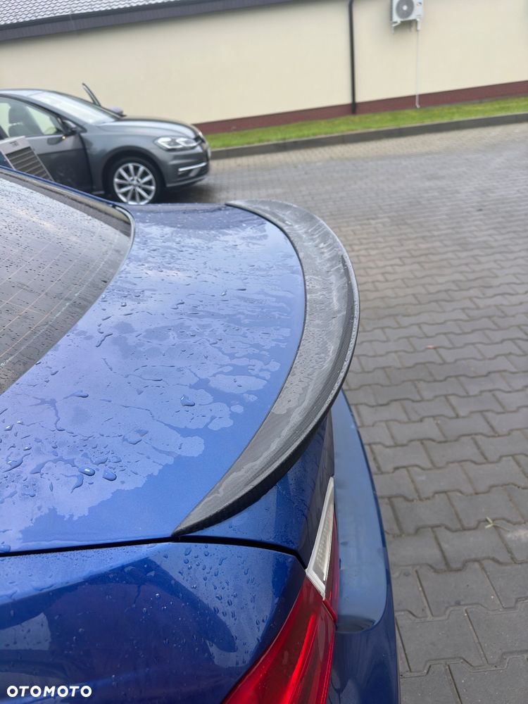 BMW Seria 3 318i - 5