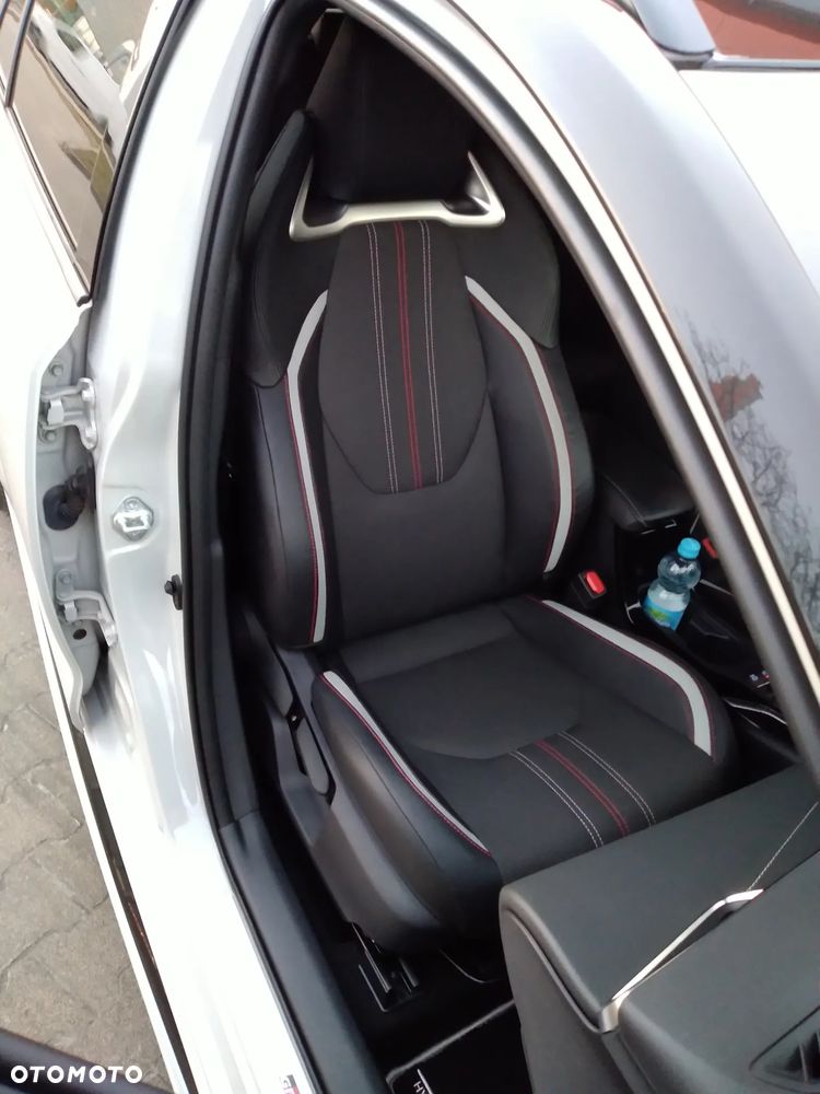 Toyota Corolla 1.8 Hybrid GR Sport - 11