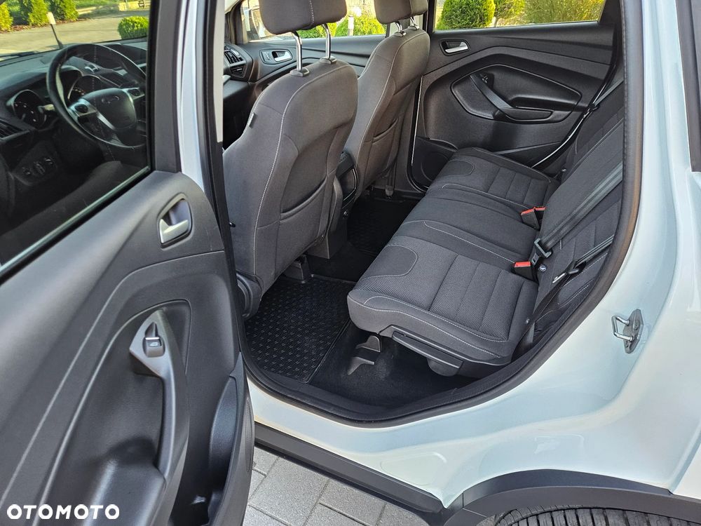 Ford Kuga - 10