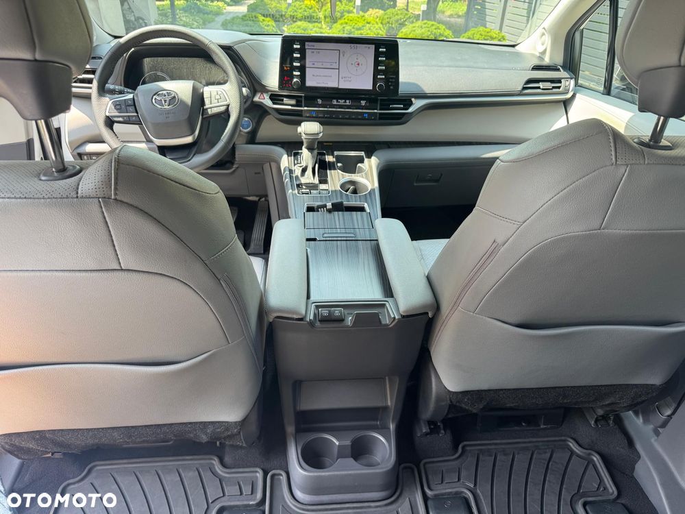 Toyota Sienna - 19