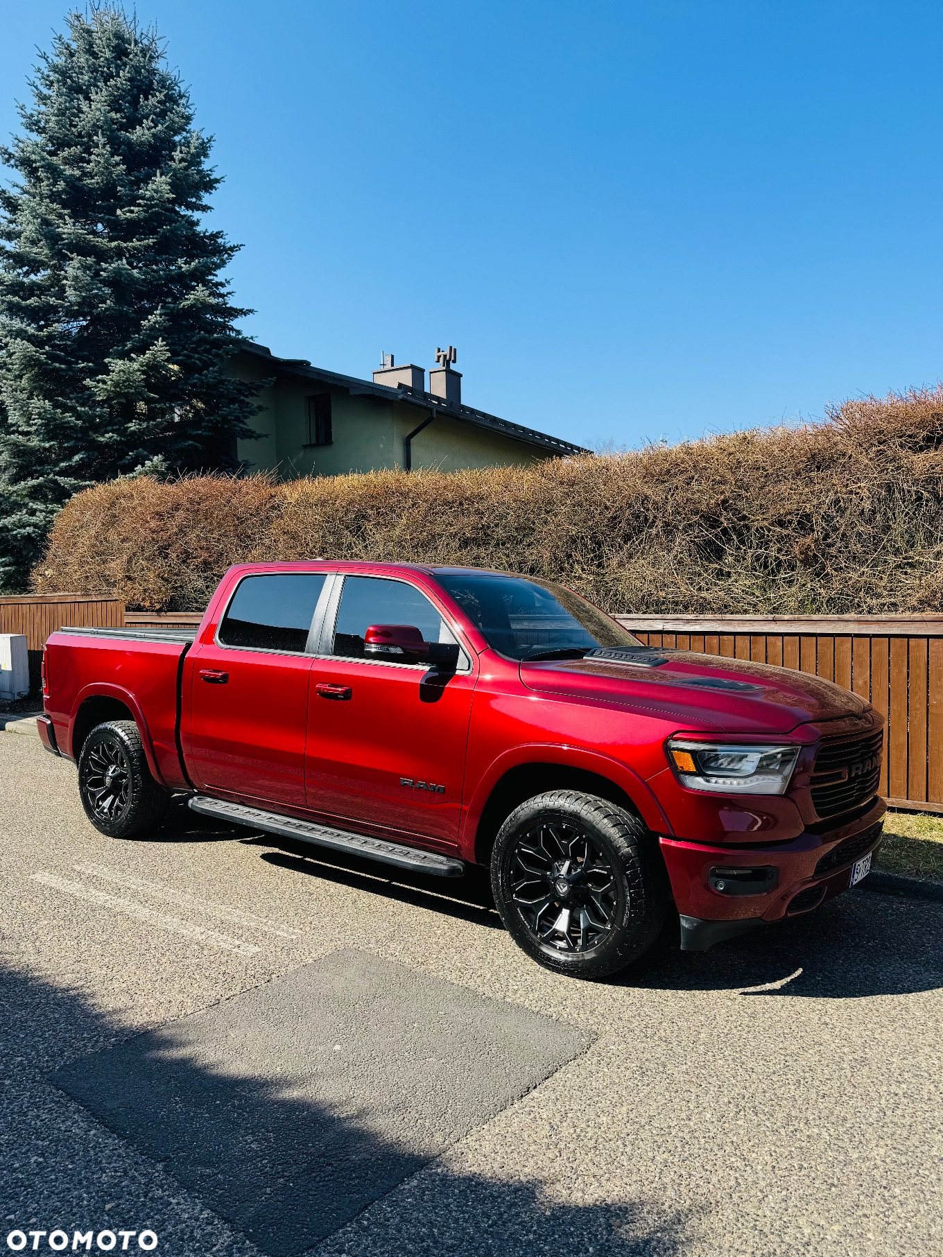 RAM 1500 Crew Cab Laramie - 11