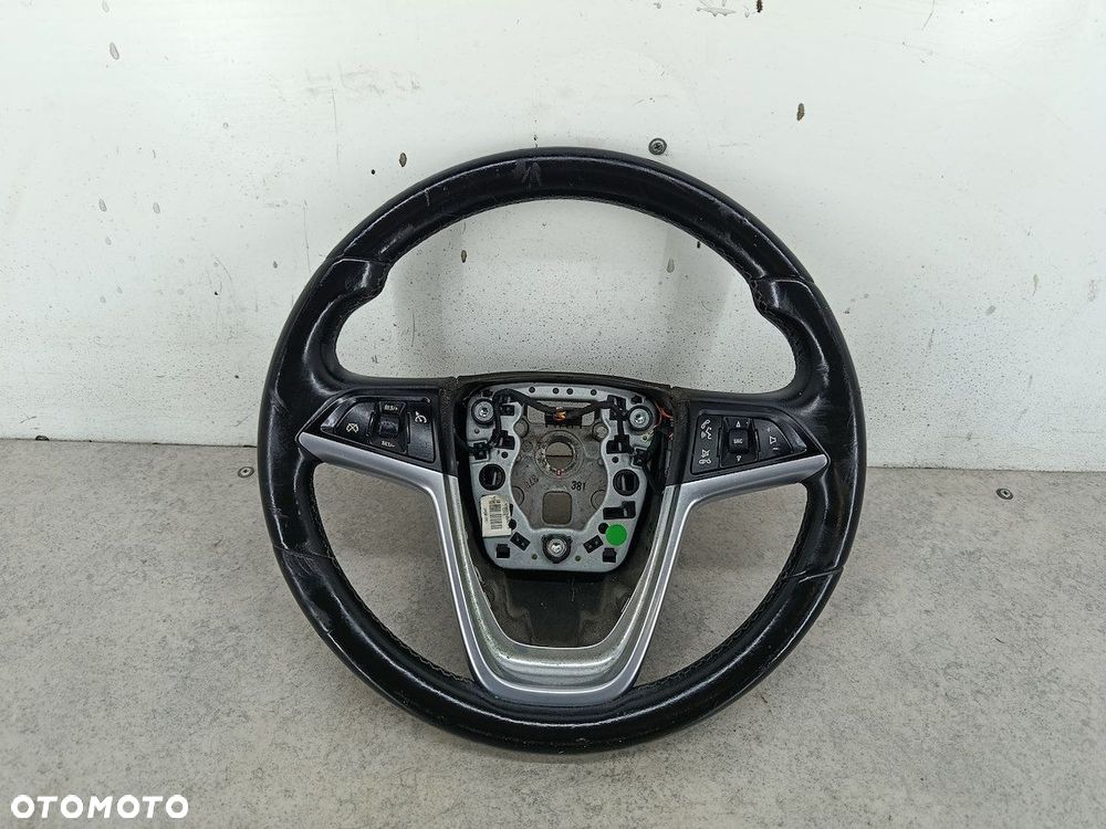 KIEROWNICA MULTIFUNKCYJNA OPEL INSIGNIA A 13316547 6091702 - 1