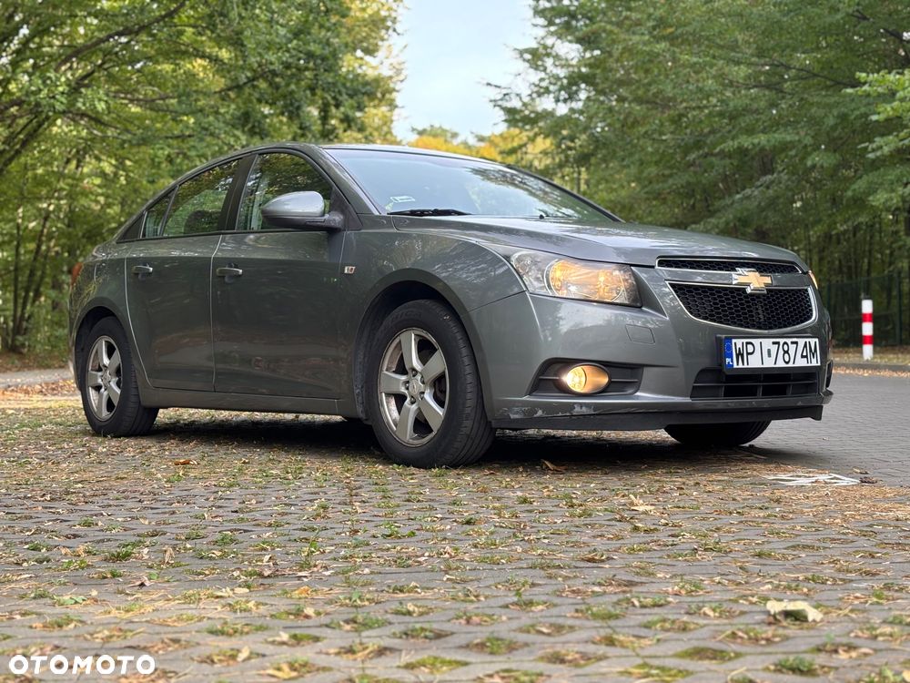 Chevrolet Cruze 1.6 LS - 2