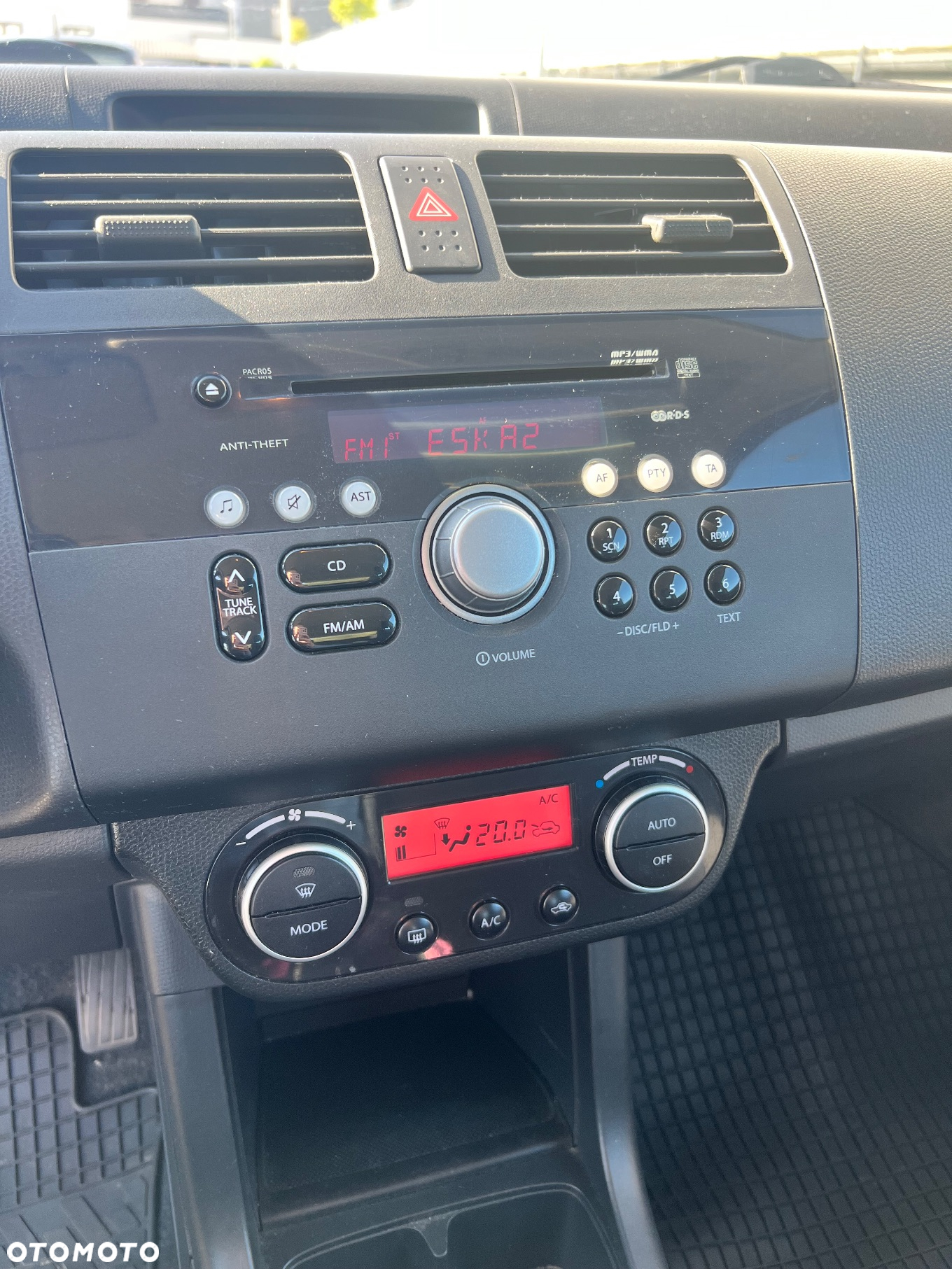 Suzuki Swift 1.3 Sakura - 9