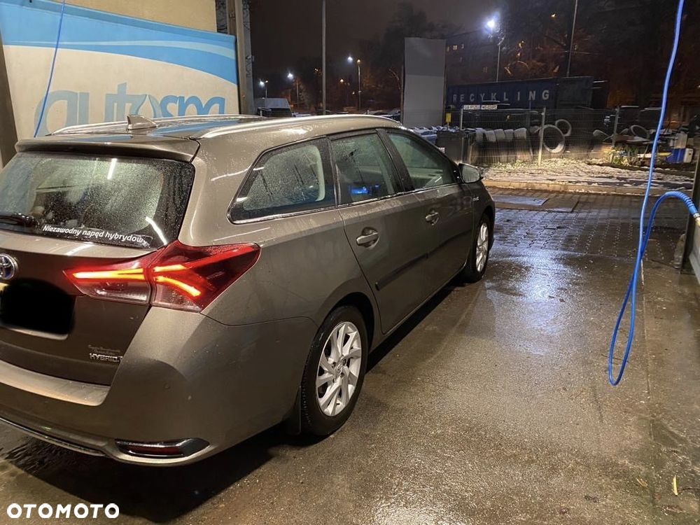 Toyota Auris Hybrid 135 Premium - 11
