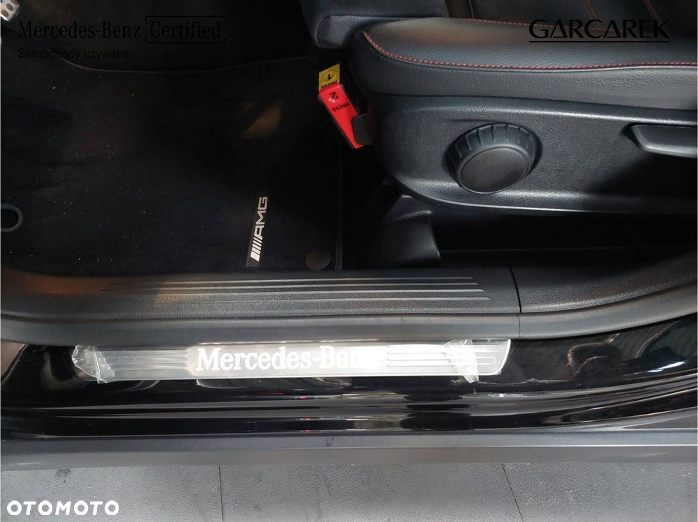 Mercedes-Benz GLB 200 4-Matic AMG Line 8G-DCT - 31