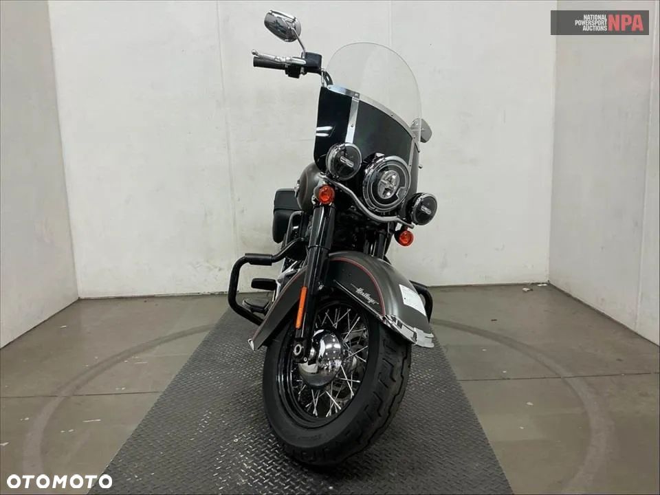 Harley-Davidson Softail Heritage Classic - 12