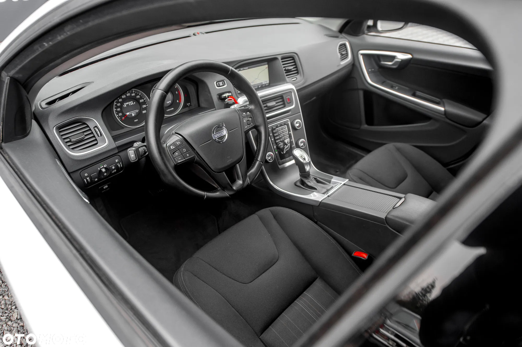 Volvo V60 D4 AWD - 14