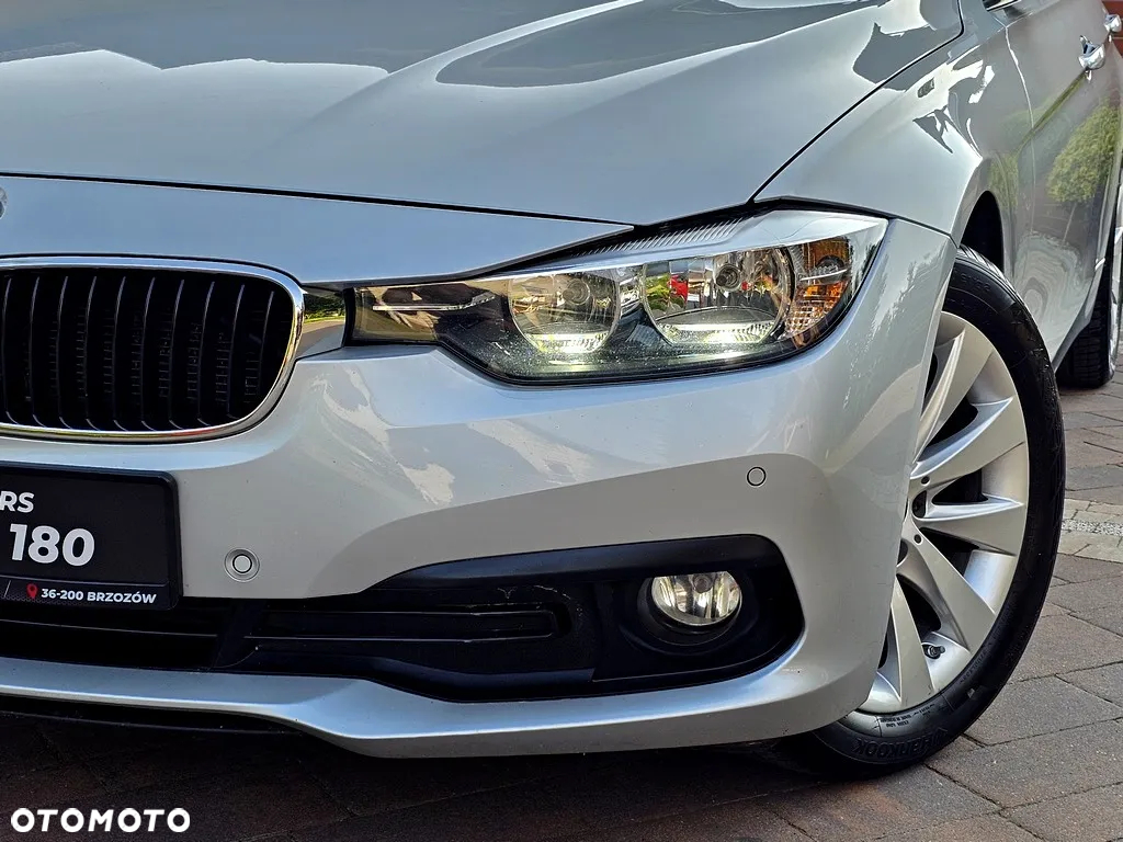 BMW Seria 3 318d Touring Sport Line - 4