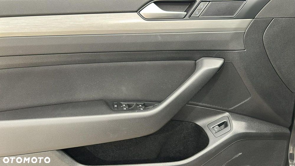 Volkswagen Passat 1.5 TSI EVO Essence DSG - 13