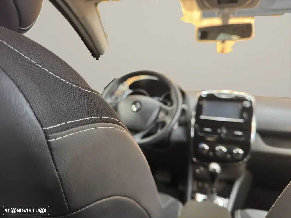 Renault Clio 1.5 dCi Dynamique S EDC - 22