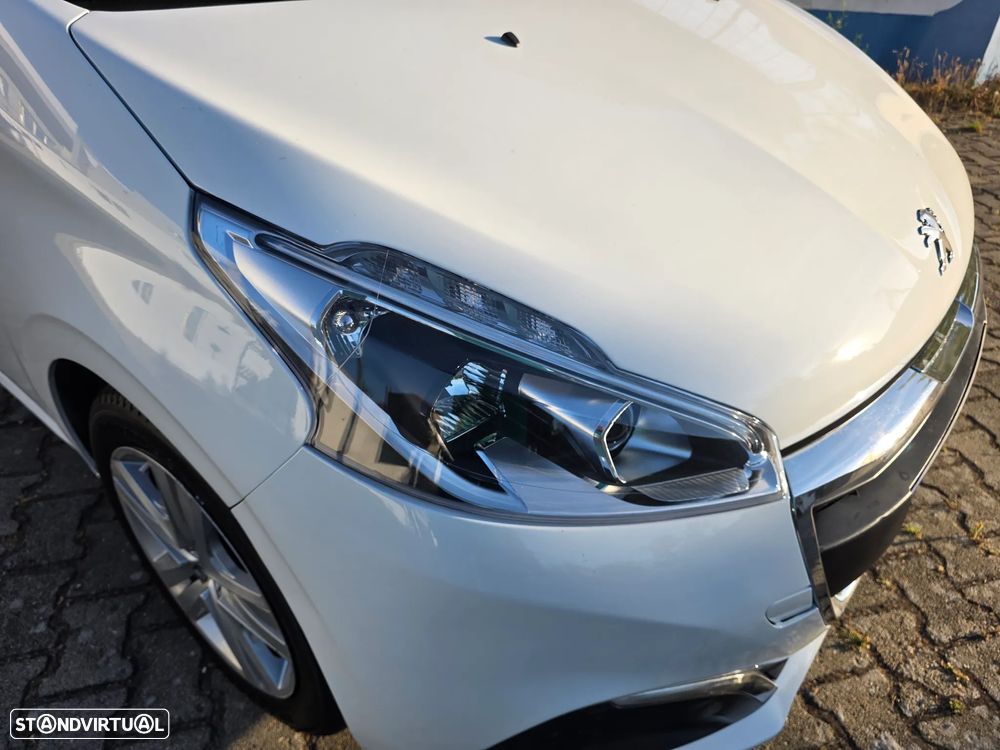 Peugeot 208 82 PureTech Style - 23