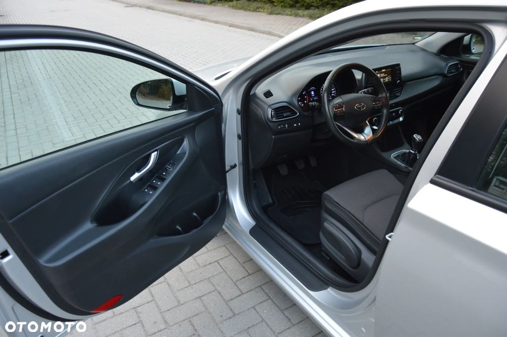 Hyundai i30 1.0 T-GDI Connect & Go - 10