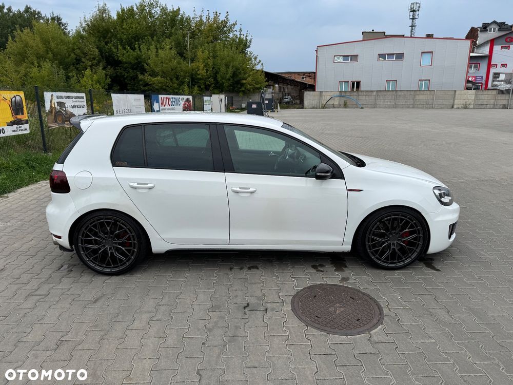 Volkswagen Golf 2.0 TSI GTI - 12