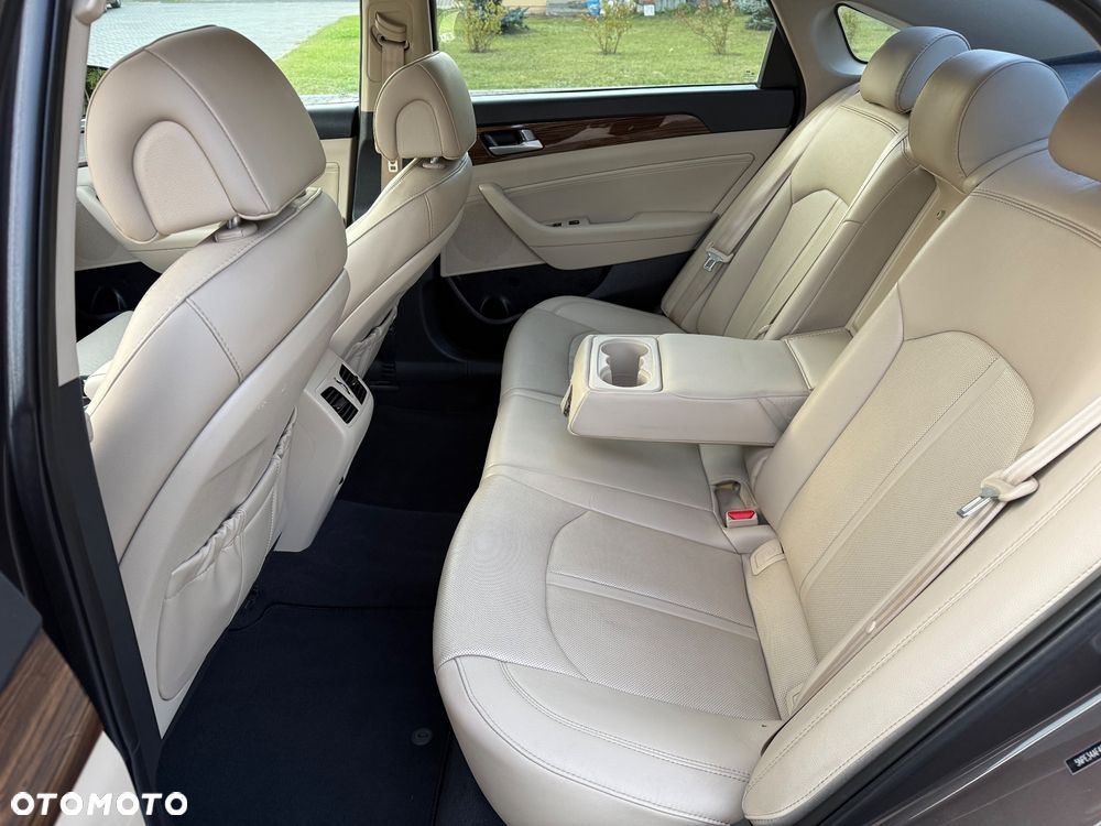 Hyundai Sonata 2.4 SE - 23