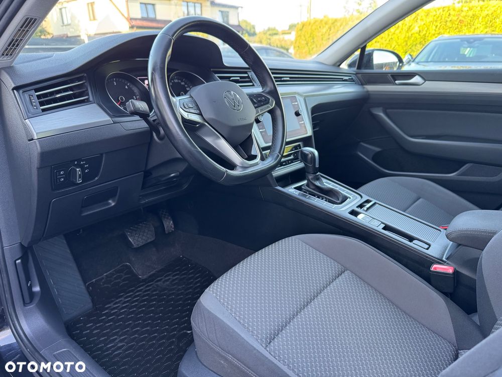 Volkswagen Passat Variant 2.0 TDI SCR DSG Elegance - 18