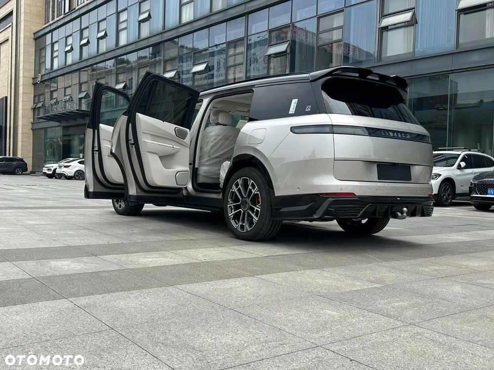 Lynk & Co 900 - 28