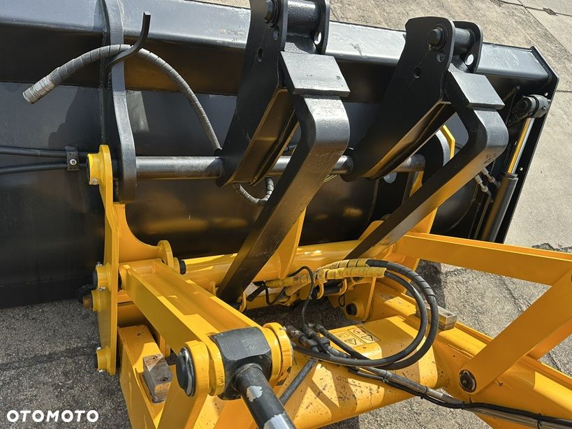 JCB 4CX ECO - 34