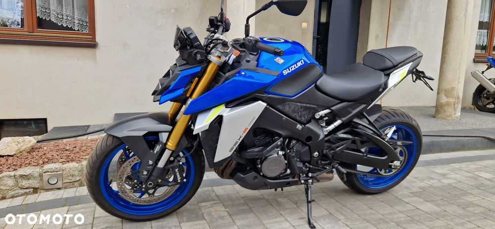 Suzuki GSX 1000 - 18
