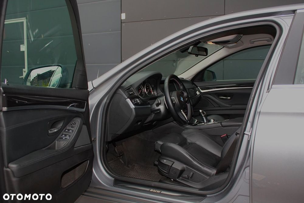 BMW Seria 5 525d - 6