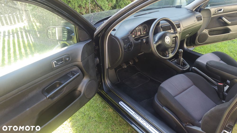 Volkswagen Golf - 8