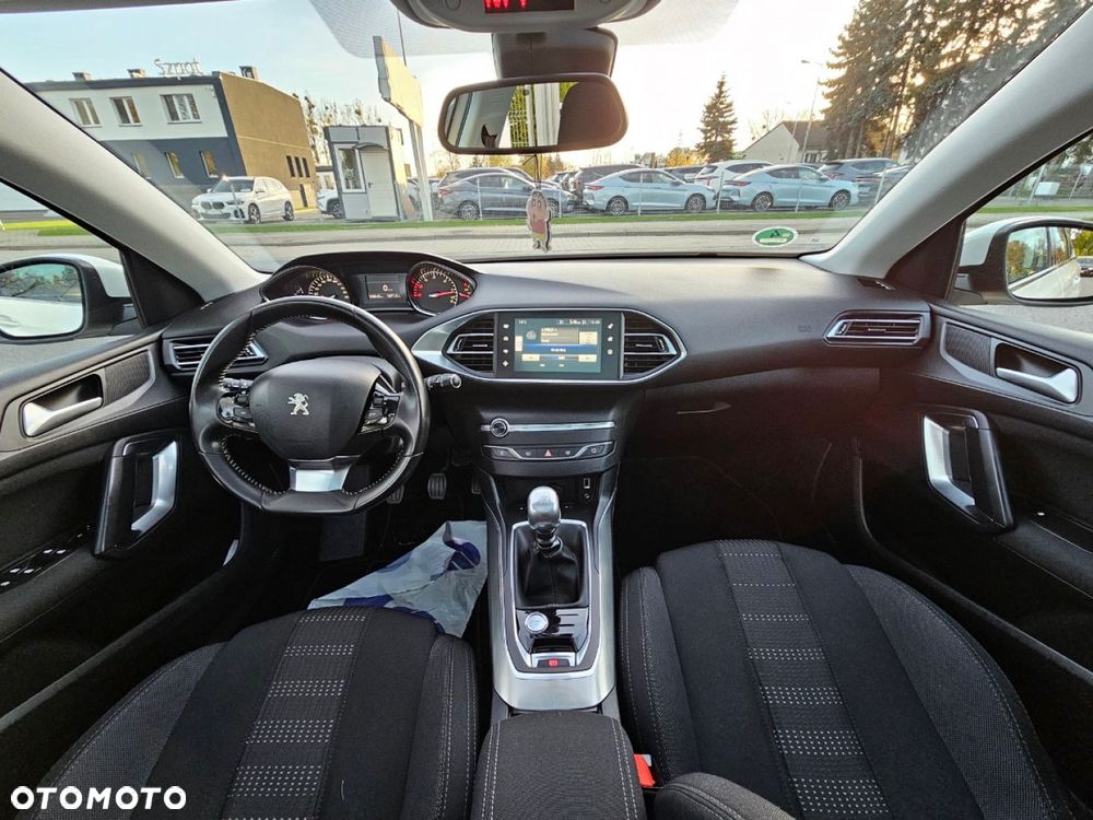 Peugeot 308 - 23