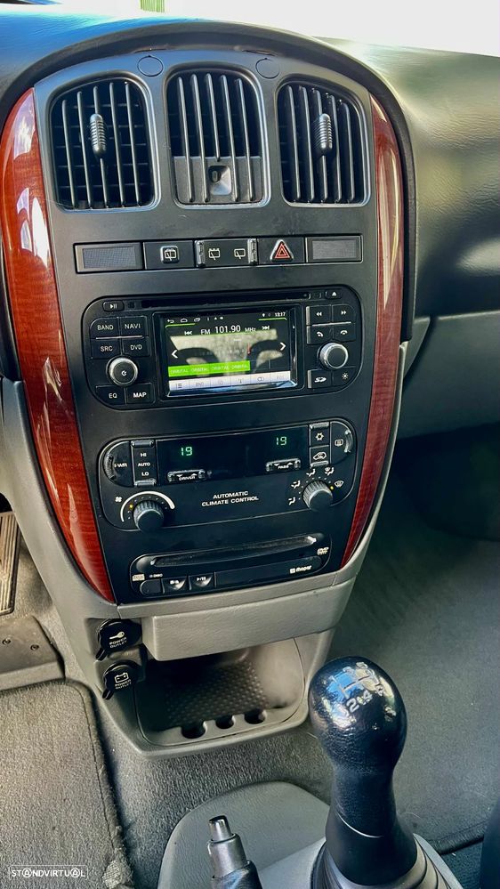Chrysler Voyager 2.5 CRD Manhattan - 4