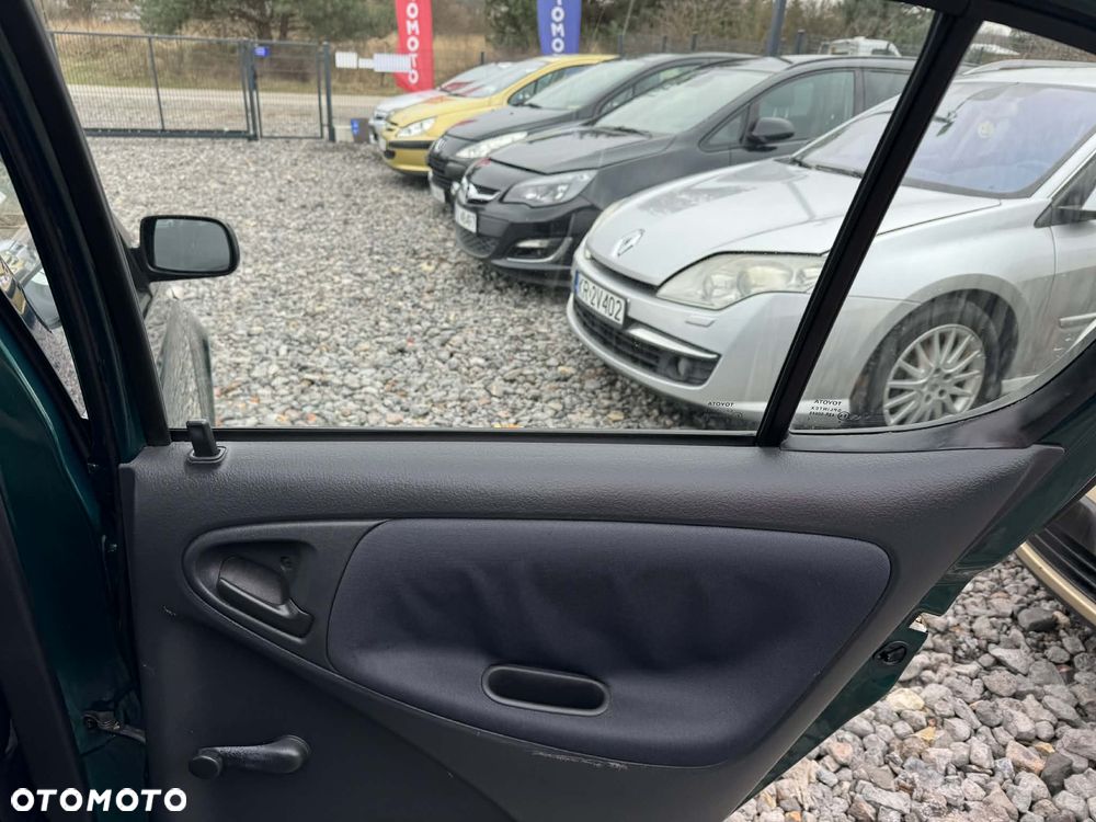 Toyota Yaris 1.0 Luna - 22