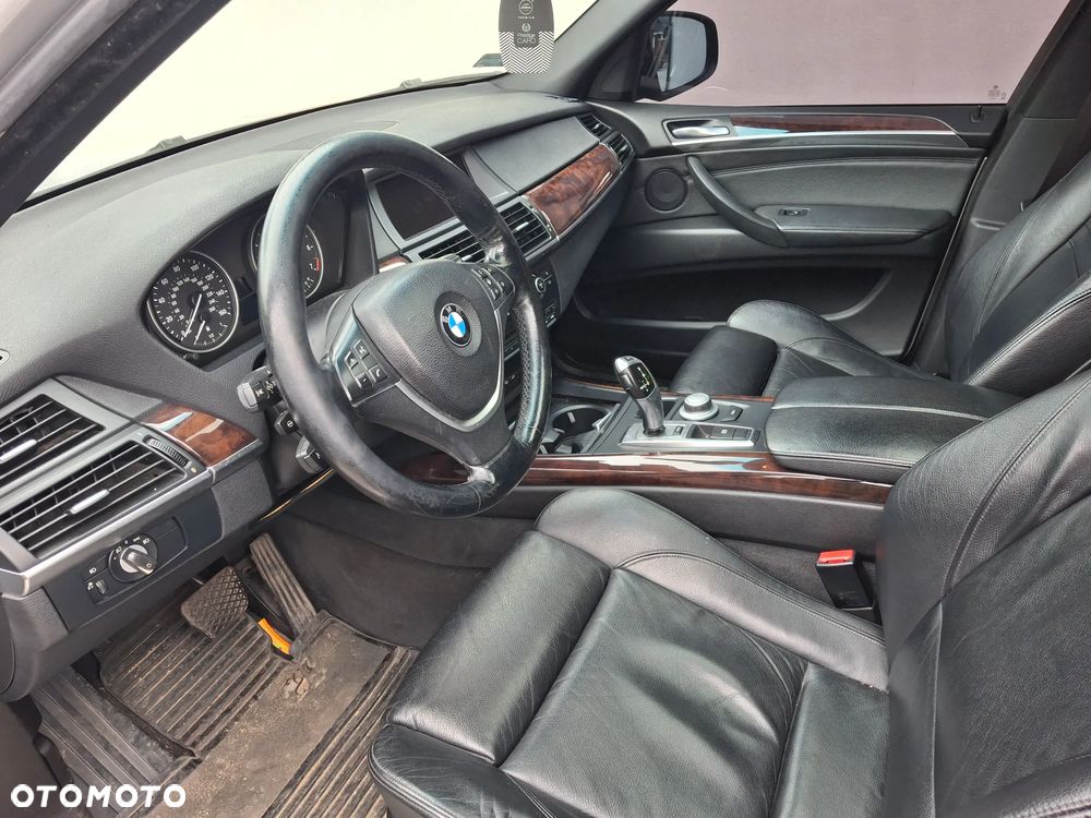 BMW X5 4.8 is - 6
