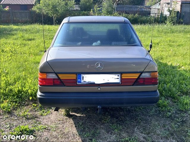 Mercedes-Benz W124 (1984-1993) - 12