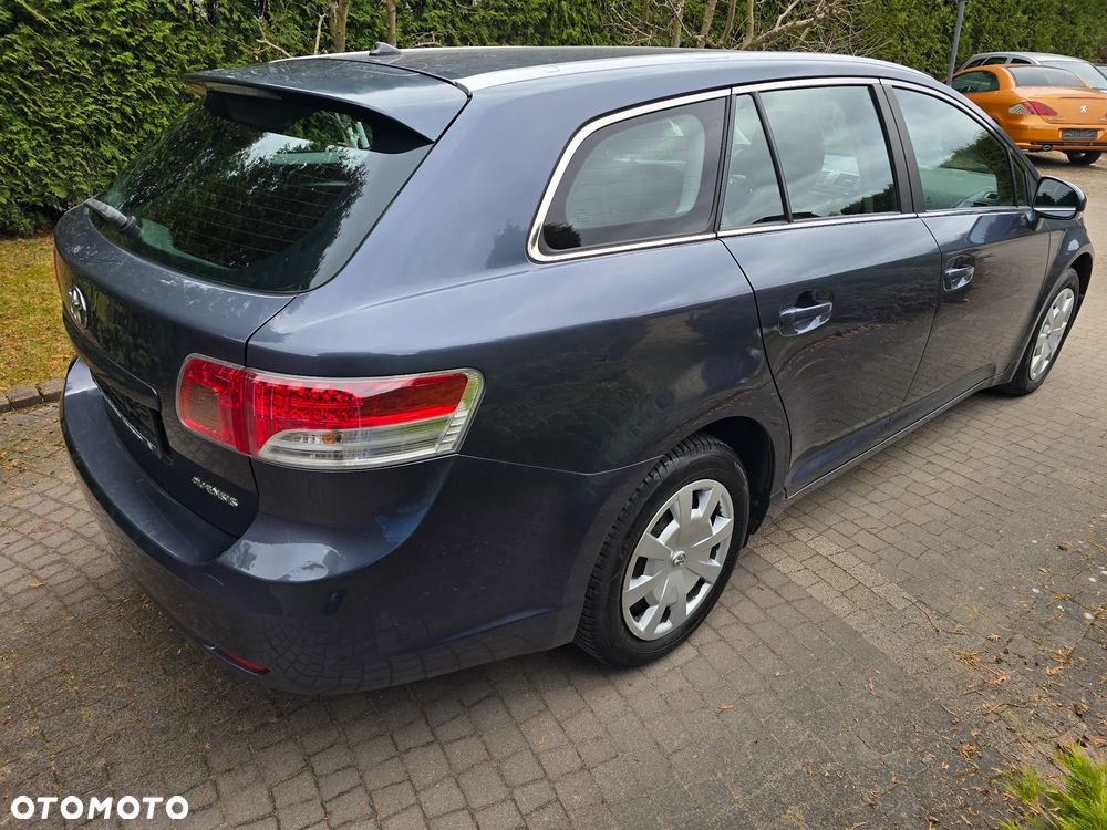 Toyota Avensis 1.6 Sol - 5