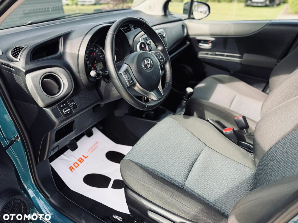 Toyota Yaris 1.33 VVT-i Lounge - 12