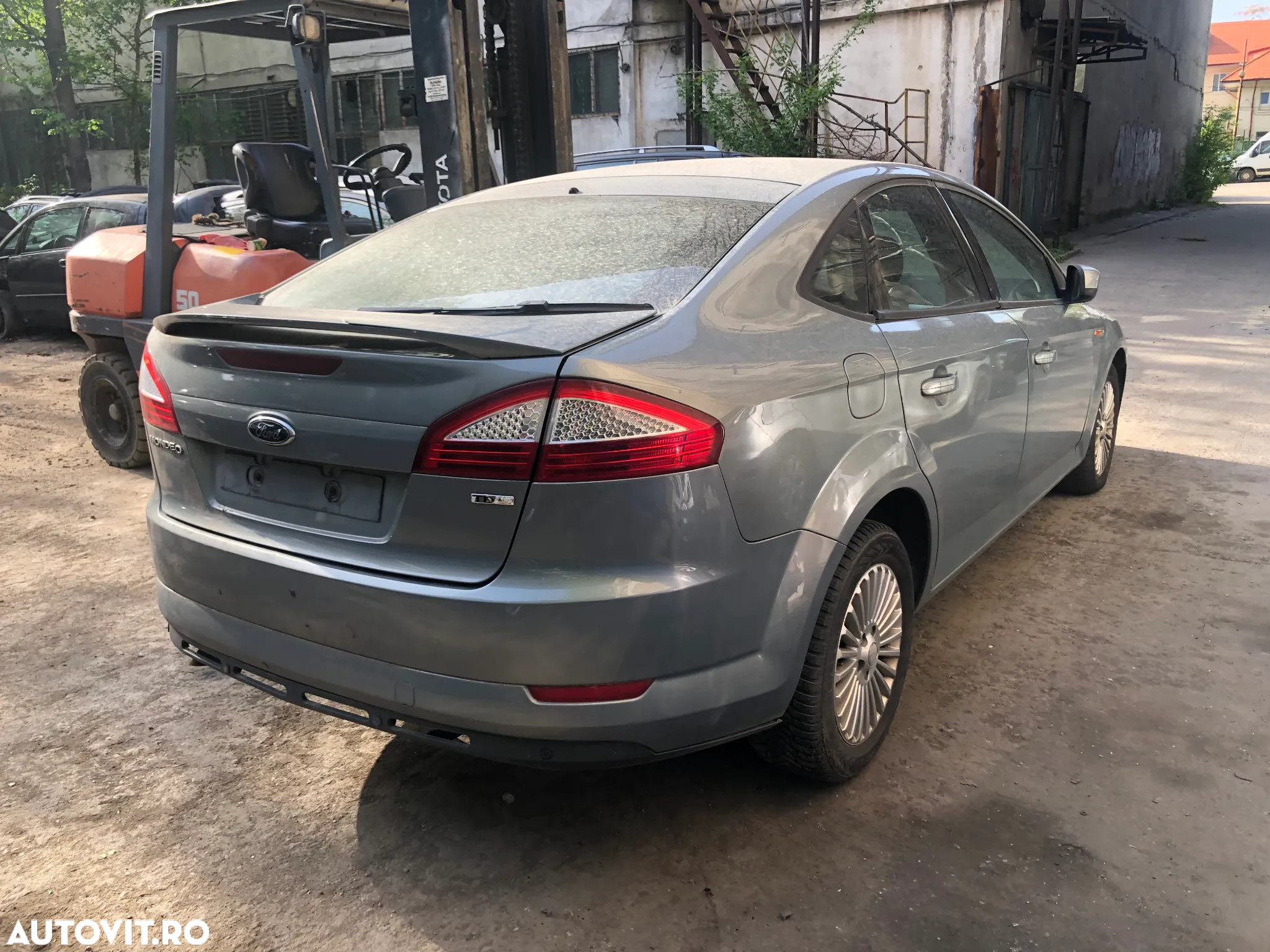 Dezmembrez Ford Mondeo MK4 SEDAN 2008 tdci gri verzui - 5