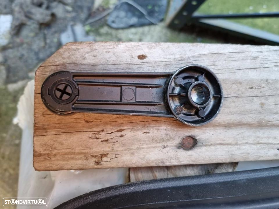 moleta do elevador da porta de trás Honda Jazz - 1