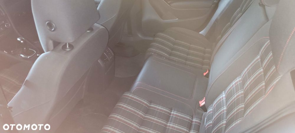 Volkswagen Golf 2.0 TSI GTI DSG - 9