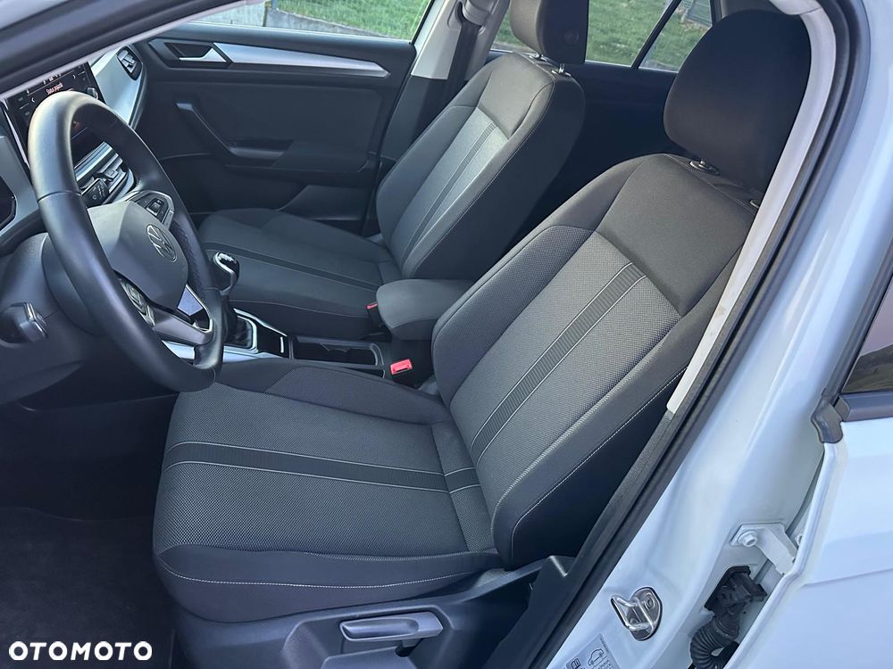 Volkswagen T-Roc - 14