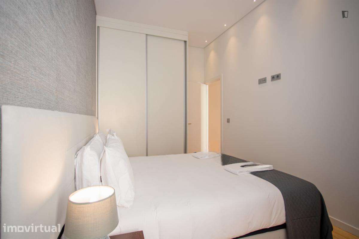 Apartamento com 1 quartos - localizado em Sé Porto - Grande imagem: 3/23