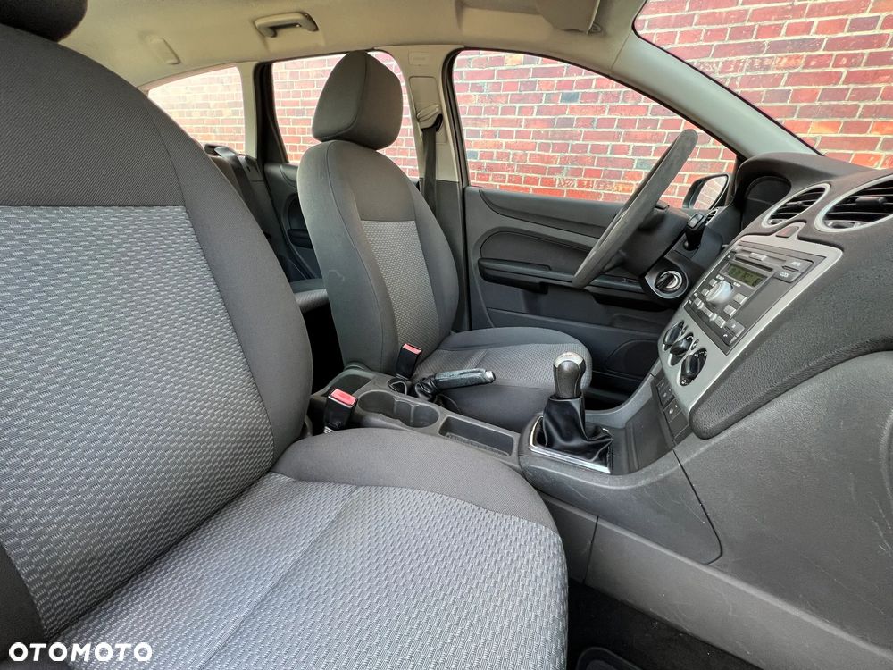 Ford Focus 1.8 Trend - 15