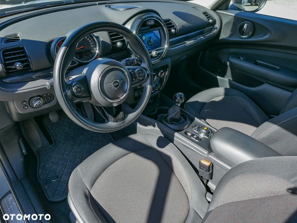 MINI Clubman Cooper Essential Trim - 23