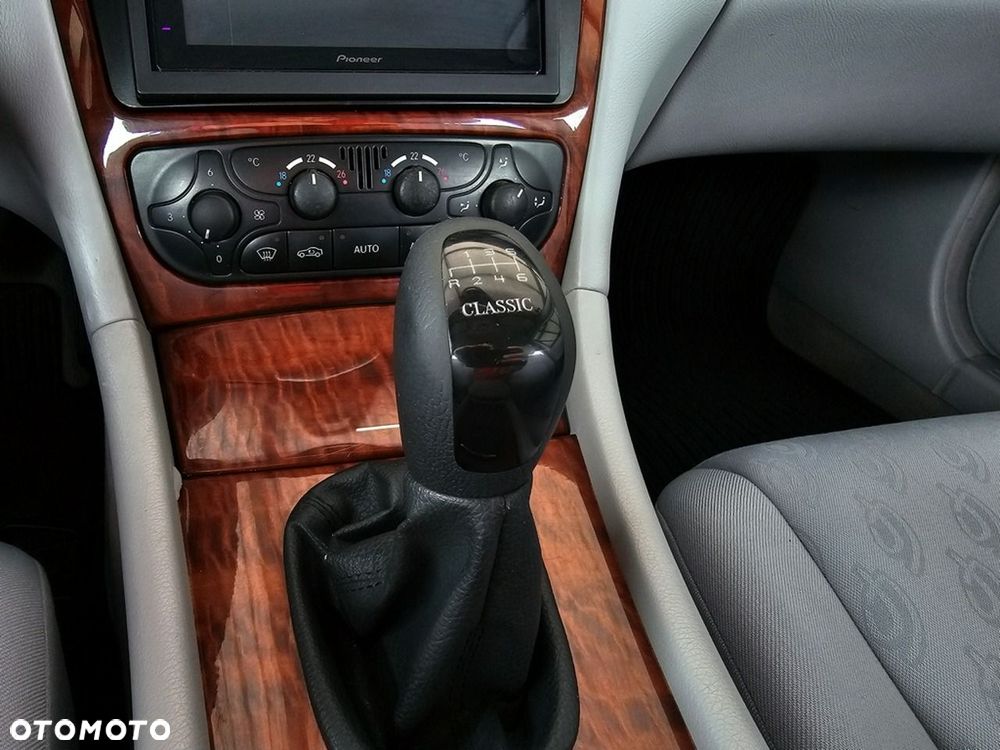 Mercedes-Benz Klasa C 180 Kompressor Classic - 25