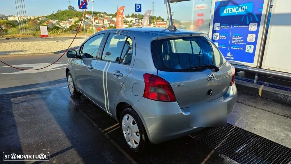 Toyota Yaris 1.4 D-4D - 3