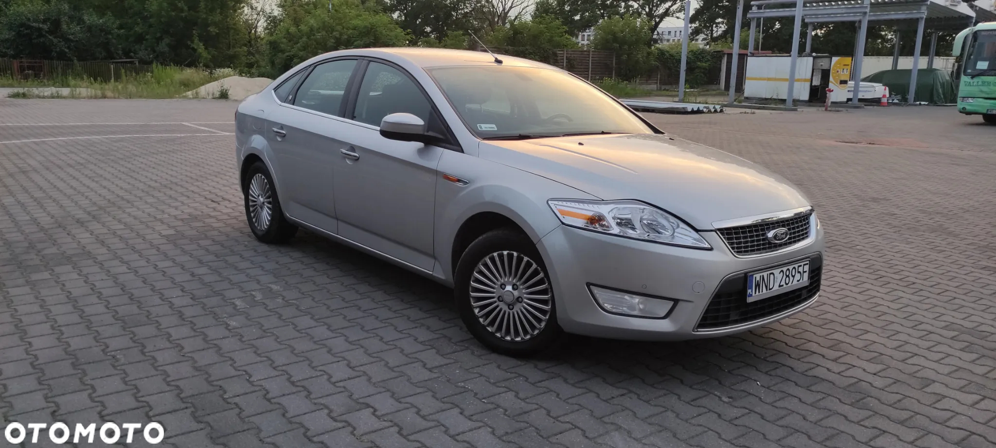 Ford Mondeo 2.0 Ghia - 18