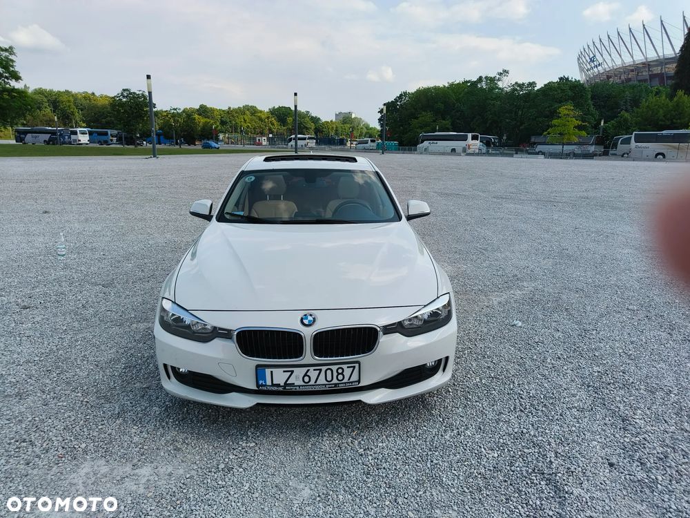 BMW Seria 3 328i xDrive - 5